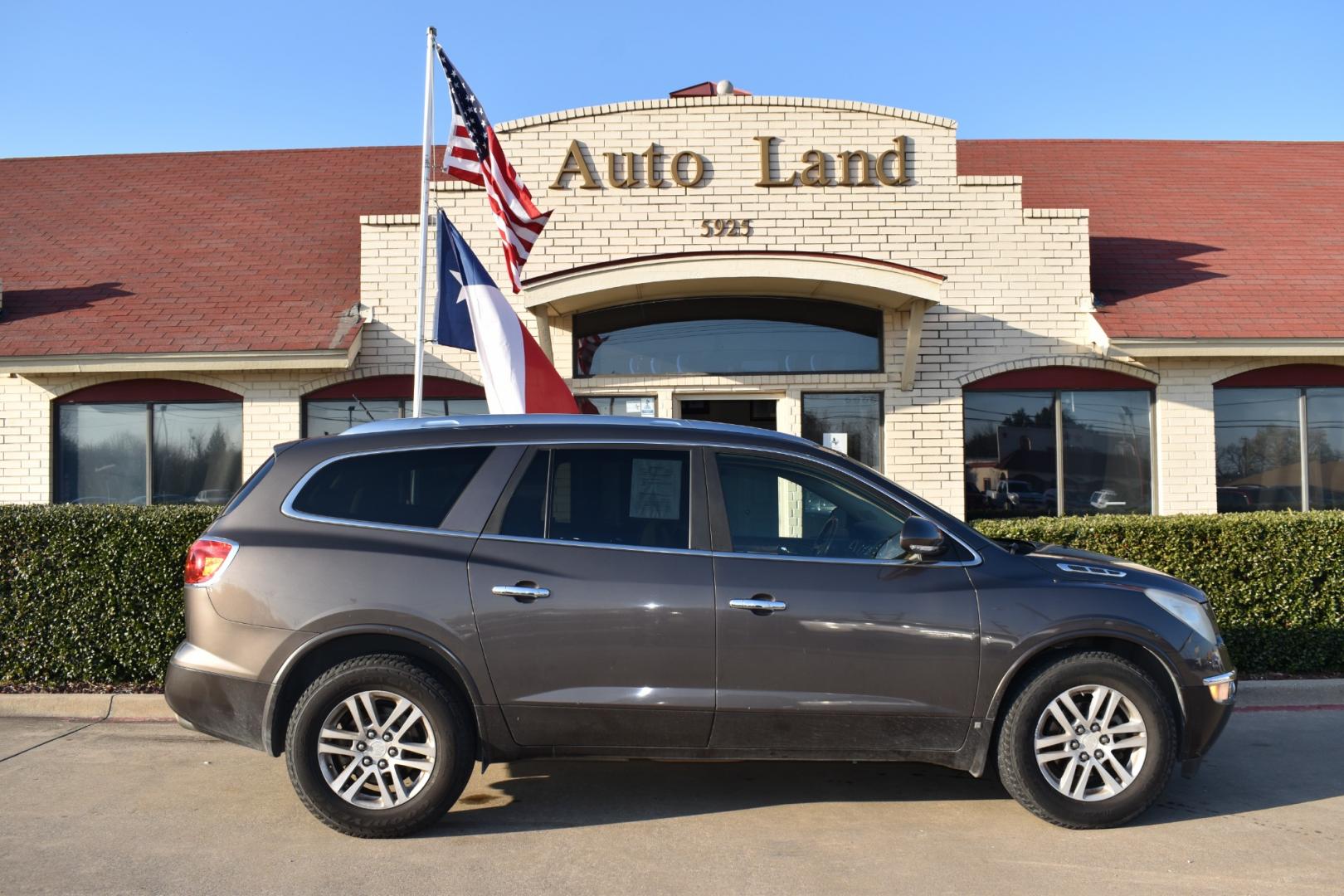2008 Buick Enclave CX FWD (5GAER13788J) with an 3.6L V6 DOHC 24V engine, 6-Speed Automatic Overdrive transmission, located at 5925 E. BELKNAP ST., HALTOM CITY, TX, 76117, (817) 834-4222, 32.803799, -97.259003 - Deciding to buy a specific vehicle like the 2008 Buick Enclave CX FWD involves considering various factors. Here are some potential reasons why you might consider purchasing this particular model: Interior Space: The Buick Enclave is a midsize crossover SUV known for its spacious and comfortable - Photo#3